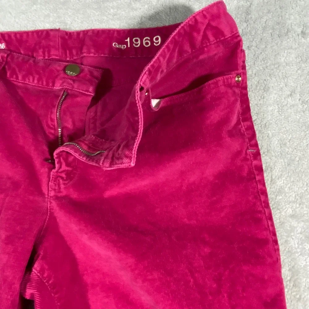 Gap 1969 Real Straight Pink Corduroy Pants‎ Womens Size 33/16 Straight Leg